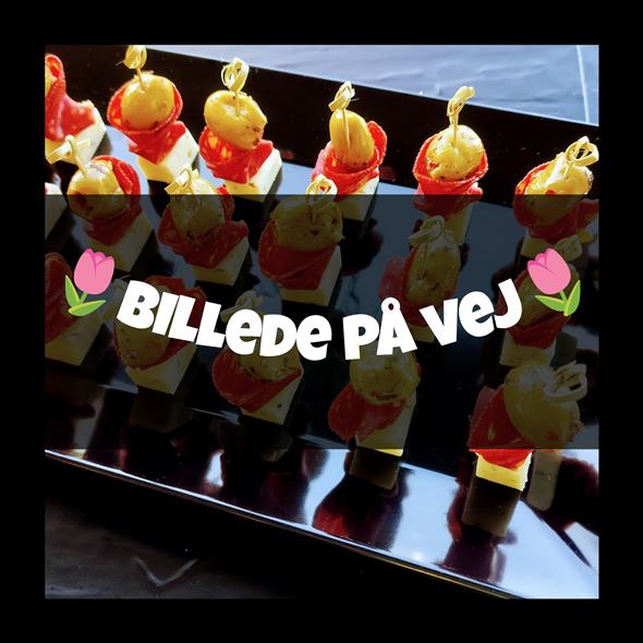 MÅNEDENS Salat græsk m. salattern & frisk tomatsalsa