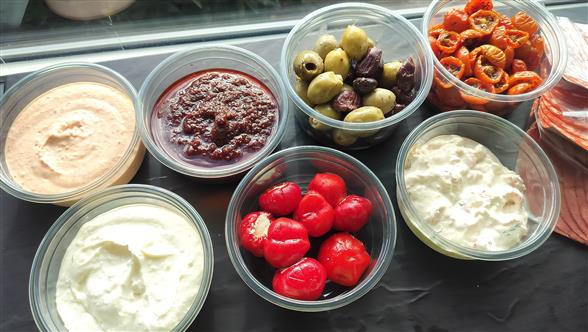 xxudsolgt - NYTÅRS DYP, OST, PÅLÆG & SALATER (3 for 150,-)